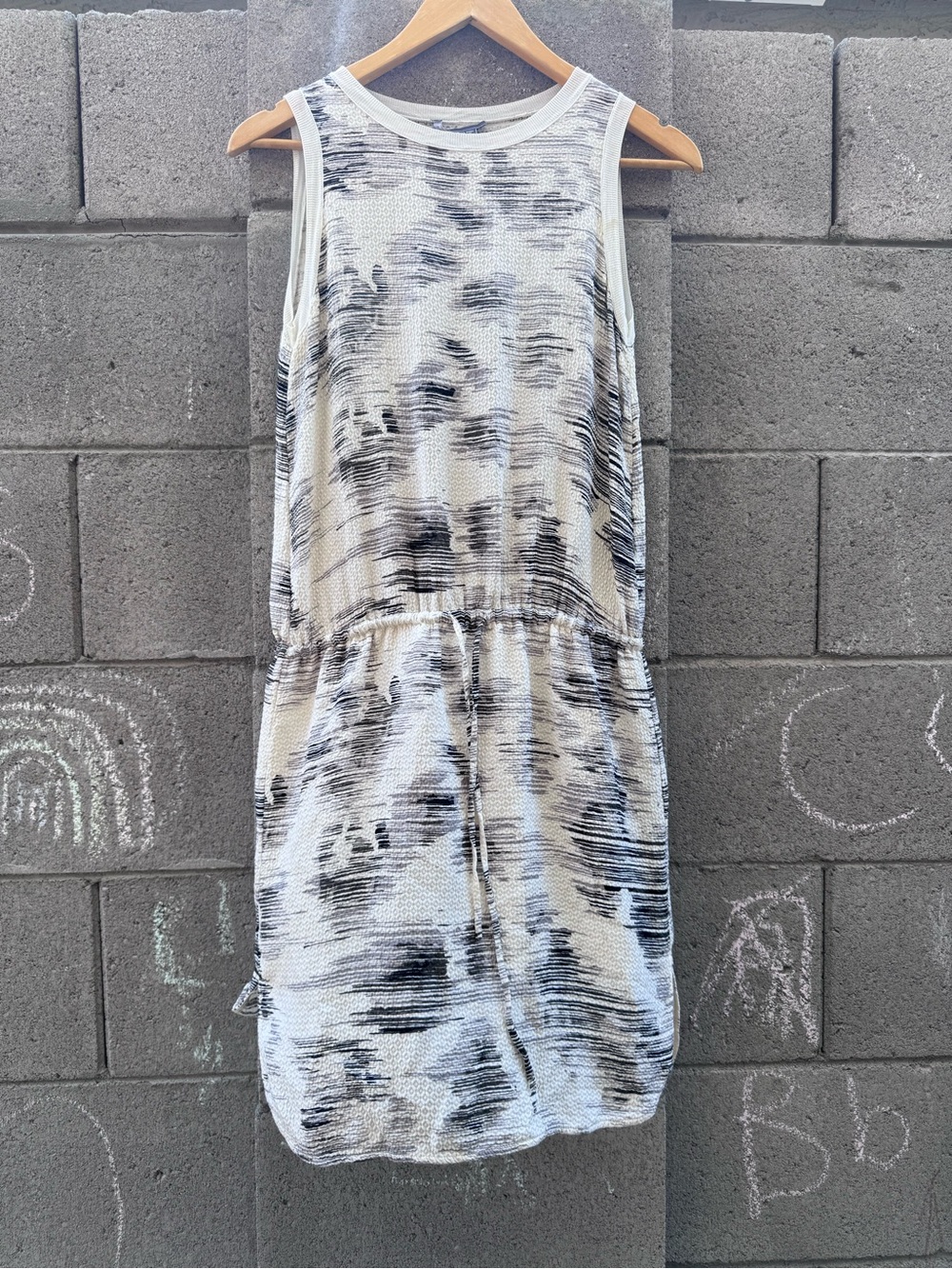 Vince Silk Sleeveless Drawstring Summer Dress in white and Black extra small